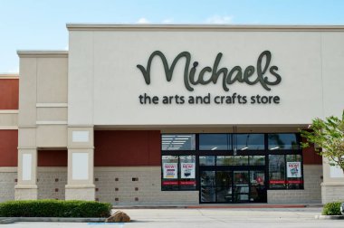 Houston, Texas/Usa 08/14/2019: Michael'ın Humble, Teksas'taki sanat ve el sanatları mağazası. Mağaza 2013 yılında kuruldu ve Michael's Company Inc bir parçasıdır.