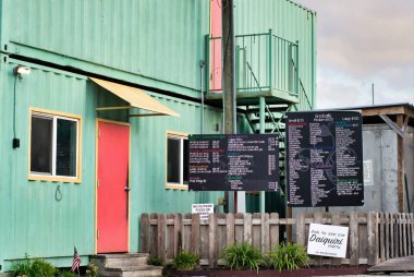 Humble, Texas/Usa 26/09/2019: Dışarıda menülü That One Place restoran girişi. Bu benzersiz yığılmış nakliye konteynerler yapılır. 2012 yılında kurulan onun cajun / kreole gıda için çok sevilen.