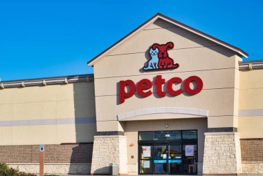 Houston, Teksas / Usa 10 / 18 / 2019: Houston, Tx 'teki Petco Hayvan Malzemeleri Dükkanı. 1965 'te kurulan Amerika' nın en büyük hayvan tedarik dükkanlarından biridir ve ABD ve Meksika 'da 1500' den fazla konumu vardır..
