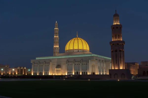 Sultão Qaboos Grande Mesquita Pôr Sol Mascate Omã Mostrando Cúpula — Fotografia de Stock