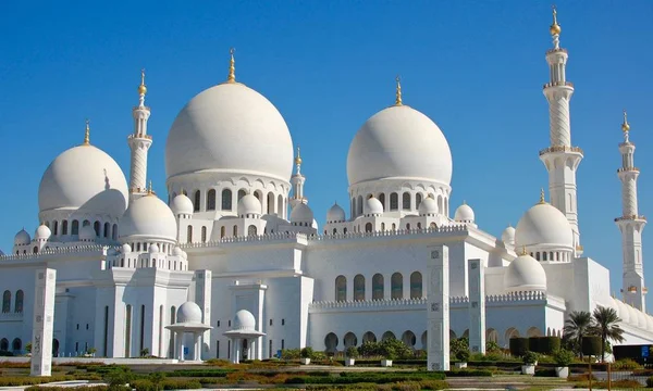 Famosa Grande Mesquita Abu Dhabi Durante Dia Mostrando Minaretes Torres — Fotografia de Stock