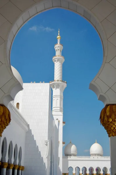 Célèbre Grande Mosquée Abu Dhabi Pendant Journée Montrant Les Minarets — Photo