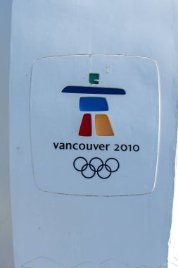 Whistler Köyü Vancouver 2010 Olimpiyatları Inukshuk oyunları için işaret ve logo