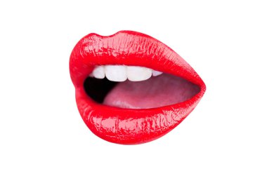 Dudaklar, dil ve kırmızı ruj ile genç bir kızın dişleri. Dudaklar ağız, üç seksi kadın dudakları beyaz arka plan üzerinde izole farklı duygular ile dizi