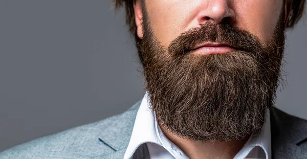 Perfect beard. Close-up of young bearded man. Close up of handsome beard hipster elegant male. Bearded man close up. Beard is his style. Closeup of bearded mans. Male with mustache growing — Stock Photo, Image