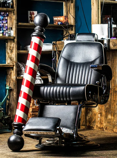 Barbershop armchair, salon, barber shop for men. Barber shop pole — Stock Photo, Image