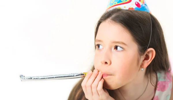 Celebración de carnaval brillante para los niños, fiesta de cumpleaños. Aislado sobre blanco. Retrato de niña. Fiesta de cumpleaños de Childs. Niña feliz celebrar. Adolescente o preadolescente, carnaval —  Fotos de Stock