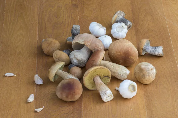 Photo White Mushrooms Garlic — Stock Photo, Image