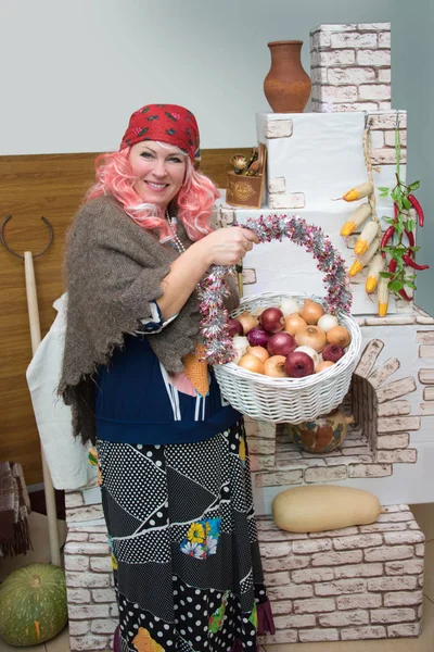 Jonge Mooie Huisvrouw Vrouw Van Boer Met Een Gewas Een — Stockfoto