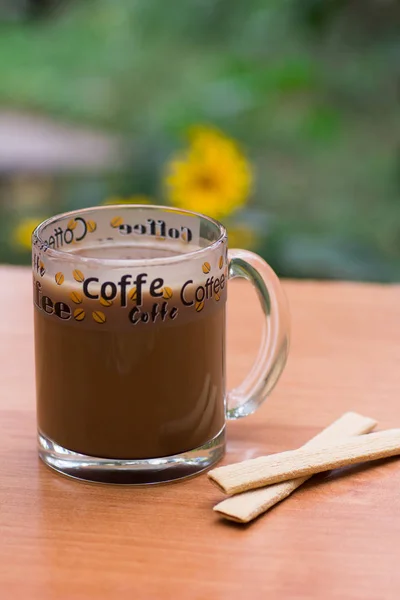Kawę Ciasteczkami Drewnianym Stole — Zdjęcie stockowe