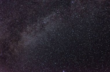 dağlarda yıldız gökyüzü