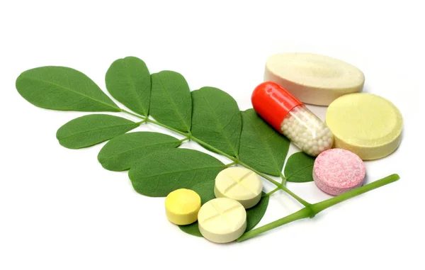 Edible Moringa Leaves Tablet White Background — Stock Photo, Image