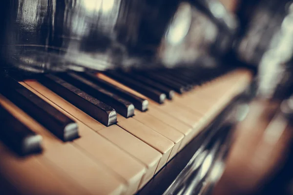 Nära Upp Skott Ett Piano Keyboard — Stockfoto