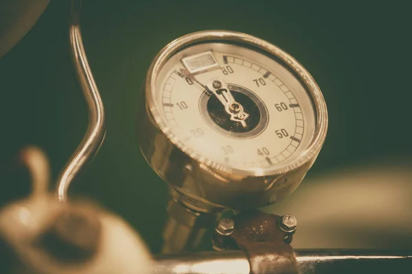 Närbild Fotograferad Med Hastighetsmätaren Vintage Motorcykel — Stockfoto