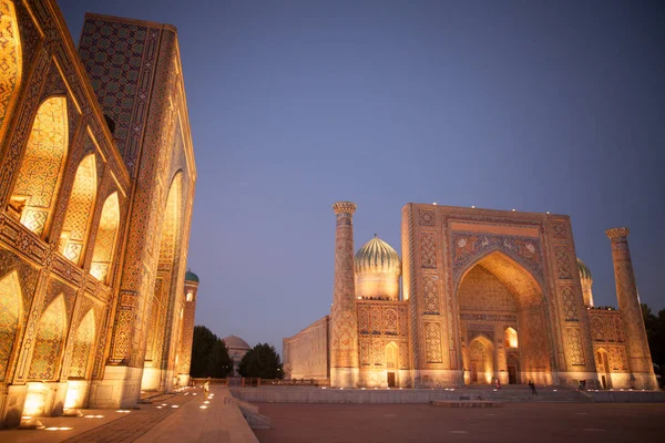 Kvällen Skott Palatset Registan Samarkand Uzbekistan — Stockfoto