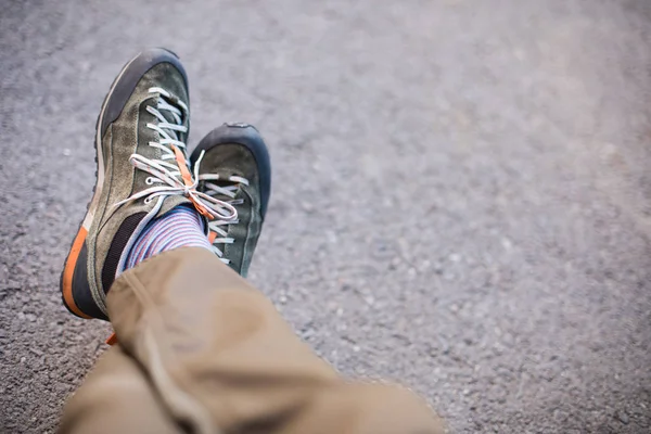Oben Ein Paar Abgetragene Schuhe Mit Schnürsenkeln — Stockfoto