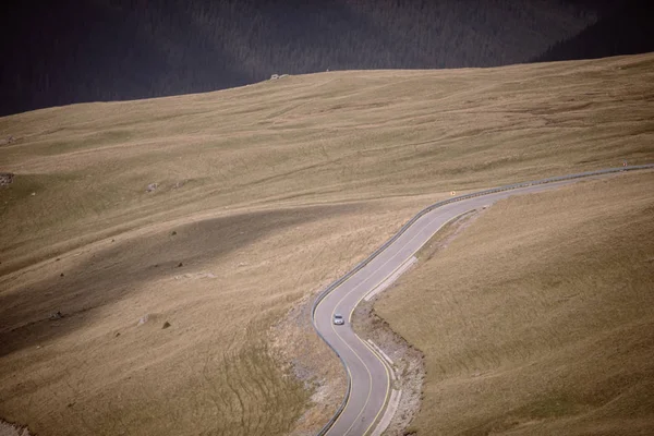 Immagine Colori Una Strada Tortuosa Montagna Dall Alto — Foto Stock