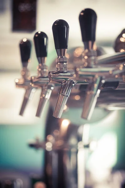 Närbild Beer Dispenser Pub — Stockfoto