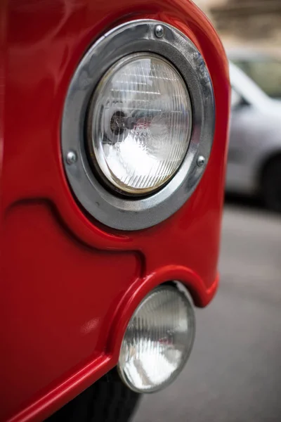 Detalj Röd Dubbeldäckare Bussstrålkastare — Stockfoto
