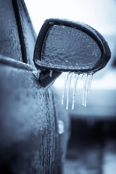 Primo Piano Colpo Uno Specchio Congelato Auto Dopo Pioggia Gelida — Foto Stock