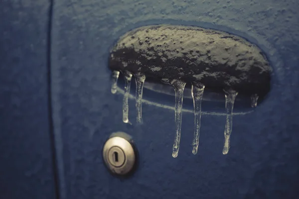 Крупный План Замка Замерзшей Двери Автомобиля — стоковое фото