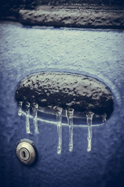 Nahaufnahme Des Eingefrorenen Türschlosses Eines Autos — Stockfoto