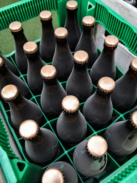 Imagen Color Algunas Botellas Cerveza Una Caja — Foto de Stock