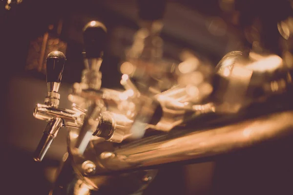 Närbild Beer Dispenser Pub — Stockfoto