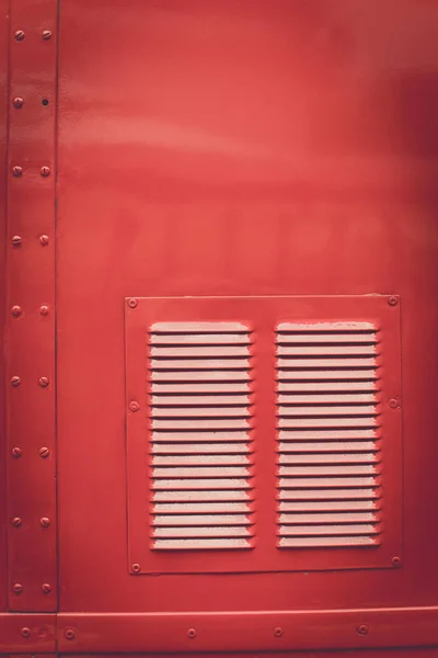 Ventilatori d'aria di un autobus rosso vintage — Foto Stock