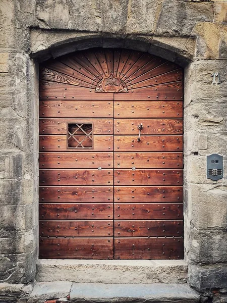 Porta de madeira velha — Fotografia de Stock