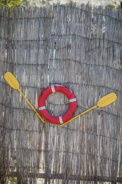 Paddles and a lifeline — Stock Photo, Image