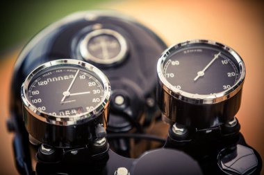 Bir vintage motosiklet hız göstergesi