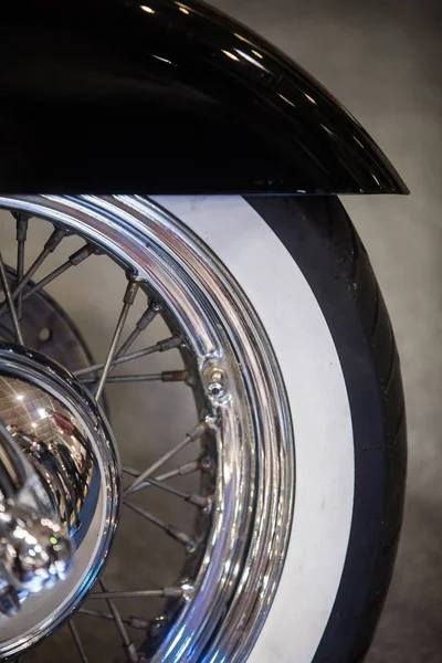 Detalhe da roda da motocicleta — Fotografia de Stock