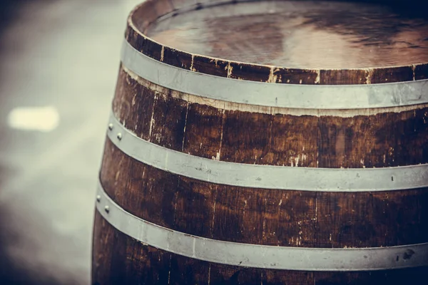 Viejo barril de madera —  Fotos de Stock