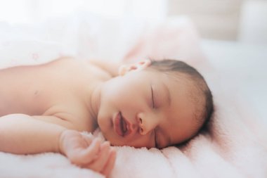 uyuyan bebek, yakın çekim, yaşam tarzı, saflık ve masumiyet kavramı yeni doğan.