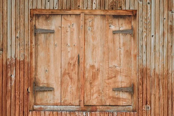 Parede velha casa de madeira fechada. Conceito de fundo . — Fotografia de Stock