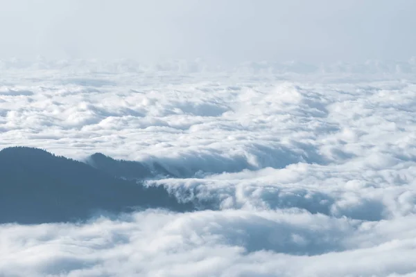 Hermosa Vista Aérea Con Montañas Nubes Blancas — Foto de Stock