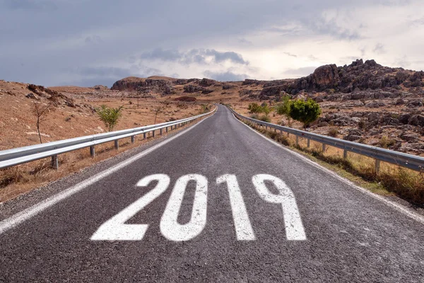 Boş yol önde mesaj otoyol Lane'de yeni yıl çözünürlük 2019