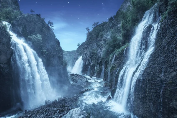 Geheimnisvolle Nacht Tiefen Tropenwald Mit Fließendem Kaskadenwasserfall Fantasie Landschaft — Stockfoto