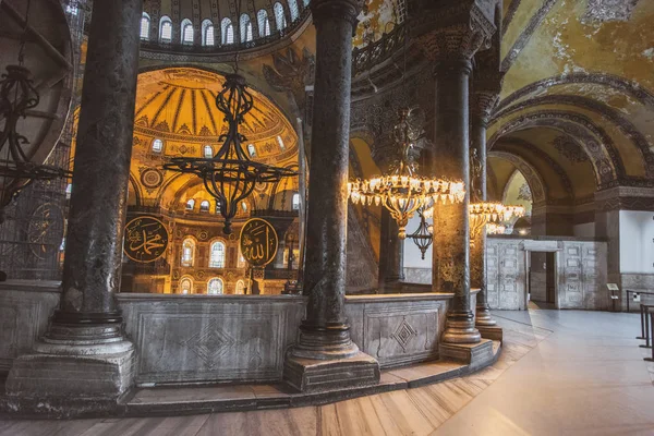 Santa Sofía interior en Estambul Turquía - fondo de arquitectura — Foto de Stock