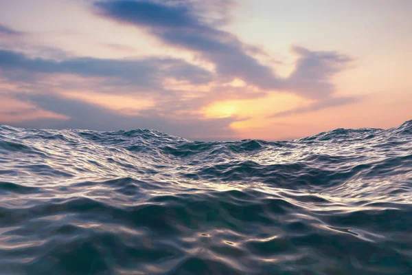 Superficie di primo piano di acqua di mare blu oceano ondulato con tramonto e nuvole rosse dietro. Texture astratta di sfondo. — Foto Stock