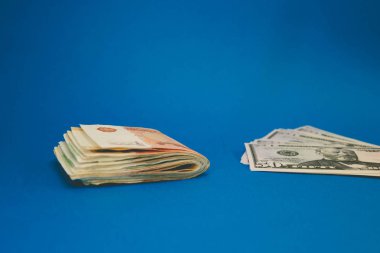 Ruble ve dolar. Modern finans dünyasında ruble ve doların mücadelesi. Para Birimi Oranı, Konsept
