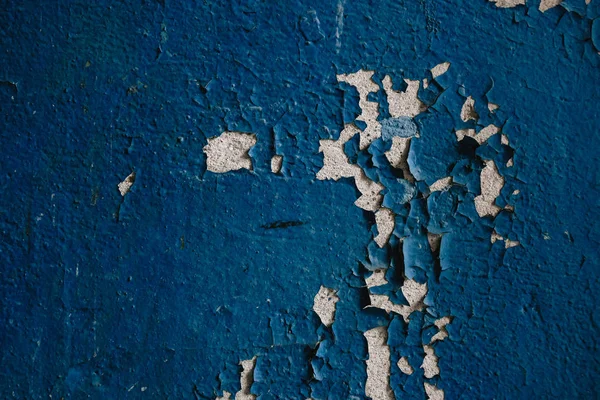 Bröckelnde blaue Wand im Hauseingang — Stockfoto