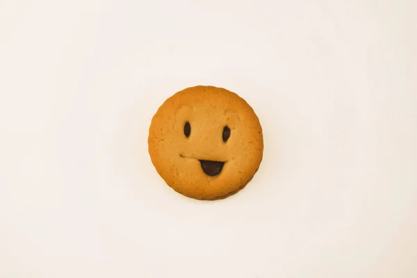 Leckere Kekse mit unterschiedlichen Emotionen auf isoliertem Hintergrund — Stockfoto