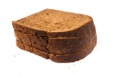 İzole beyaz bir arka plan üzerinde üst üste yatan 3 dilim ekmek