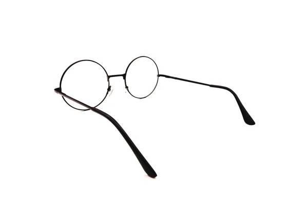 Στρογγυλά μαύρα γυαλιά απομονώνονται σε λευκό φόντο σε ανοιχτή θέα — Φωτογραφία Αρχείου