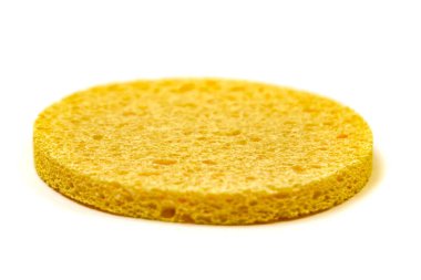 beyaz arka plan üzerinde izole yüz için sarı sünger