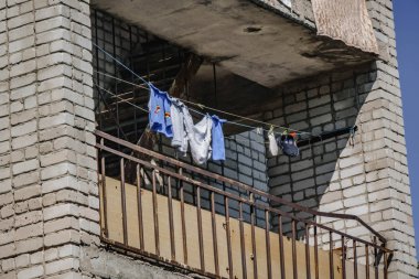 Eski dairenin Balkonunda Çamaşır Kurutma, Yakın Çekim.