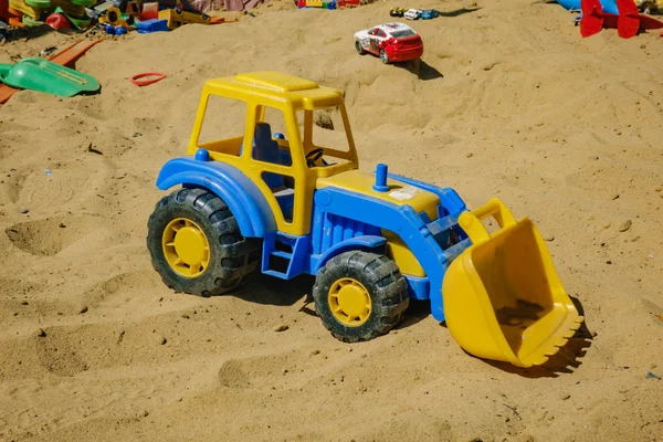 tractor azul niños
