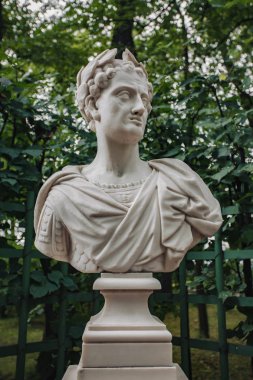 St Petersburg, Rusya - 6 Haziran 2019. Roma İmparatoru Titus Heykeli.